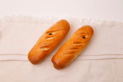 Булка з яблуком